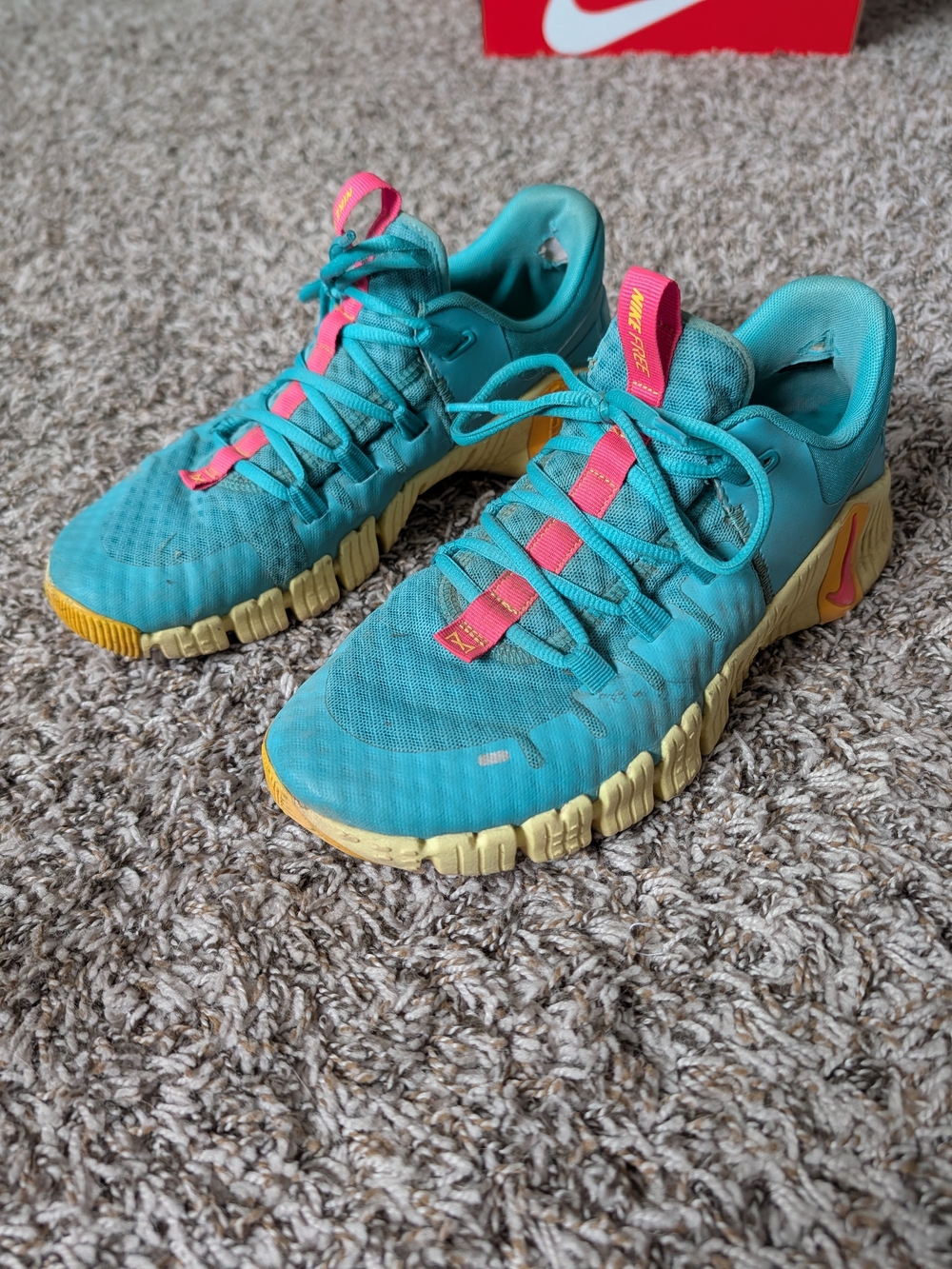 Nike Free Metcon 5 - Men's 9 - Dusty Cactus/Fierce Pink